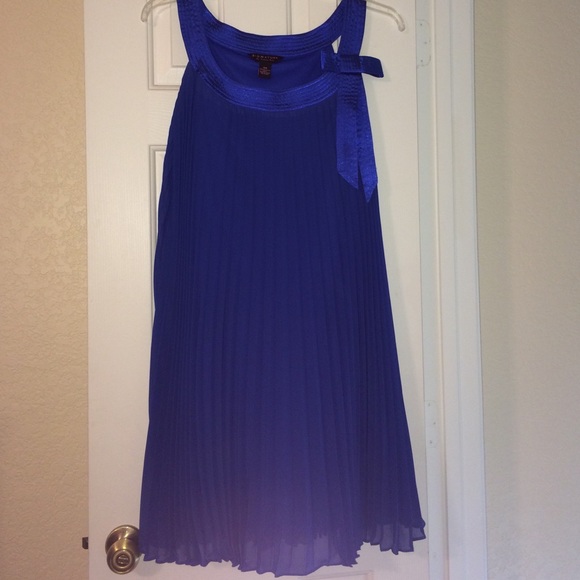 Sapphire blue pleated dress with bow 16W