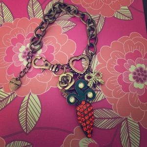 Betsey Johnson sweet pea charm bracelet