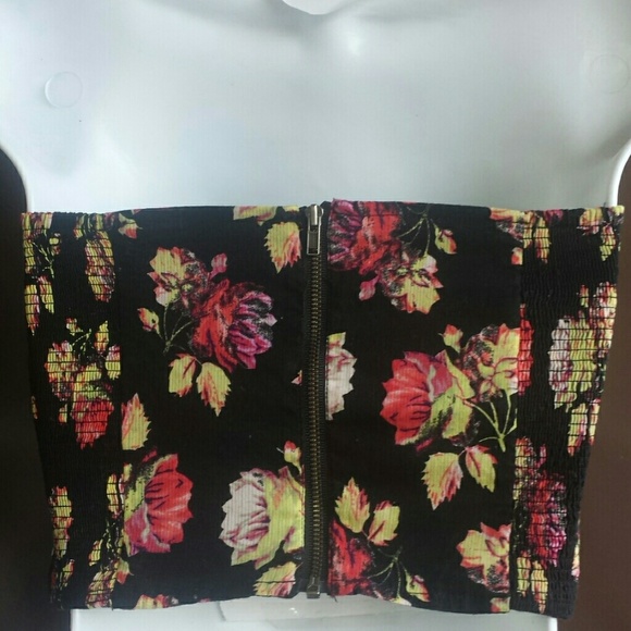 Kimchi Blue Black Floral Bustier Top Size M - Picture 3 of 4