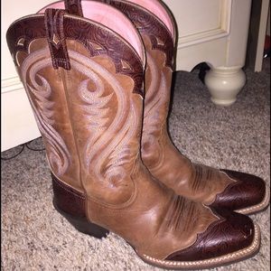Ladies Ariat Cowgirl Boots Size 10 B