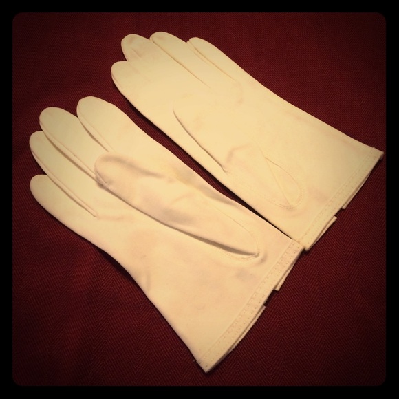 Vintage white Gloves