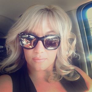 Meet your Posher, Shelly