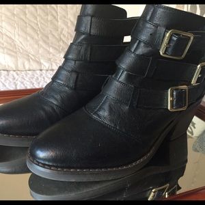 Steve Madden Cutout Ankle Booties; Repo, Sz 7