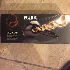 Rusk Engineering. Curl Freak!