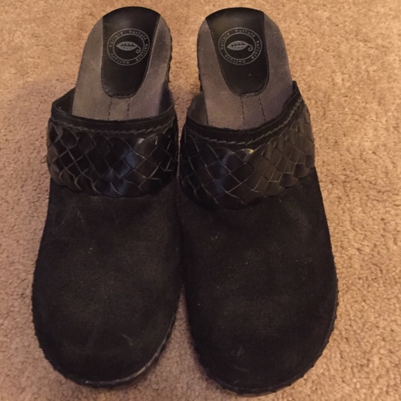 Black clogs - Picture 2 of 4