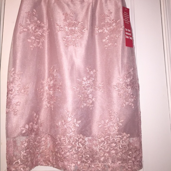 Perfect dress for fall or spring wedding guest! - Picture 2 of 3