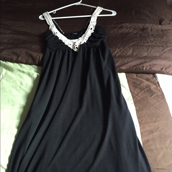 Black guess maxi dress with lace and pockets - Picture 1 of 1