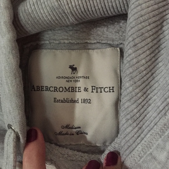Sweatshirt - Picture 2 of 3