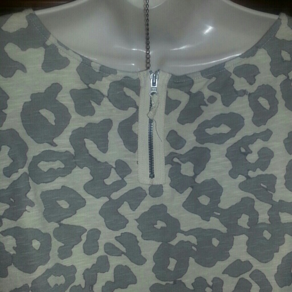 Top - Picture 3 of 4