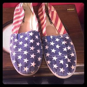 American Flag airwalks