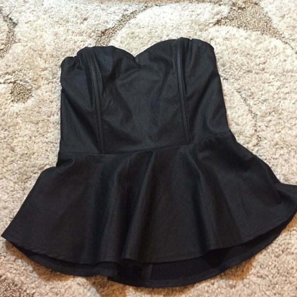 Forever 21 Tops - Strapless Peplum Top