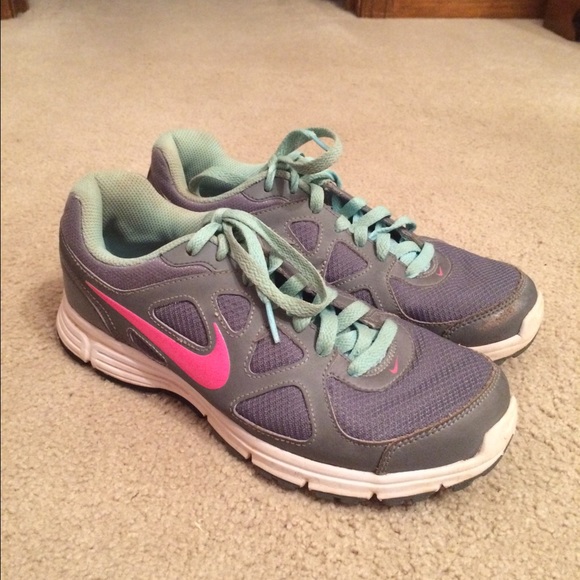 Nike tennis shoes