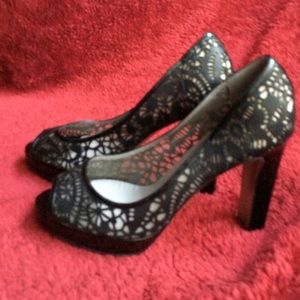 ⭐️ Valentino Laser Cut Peep Toe Pumps ⭐️