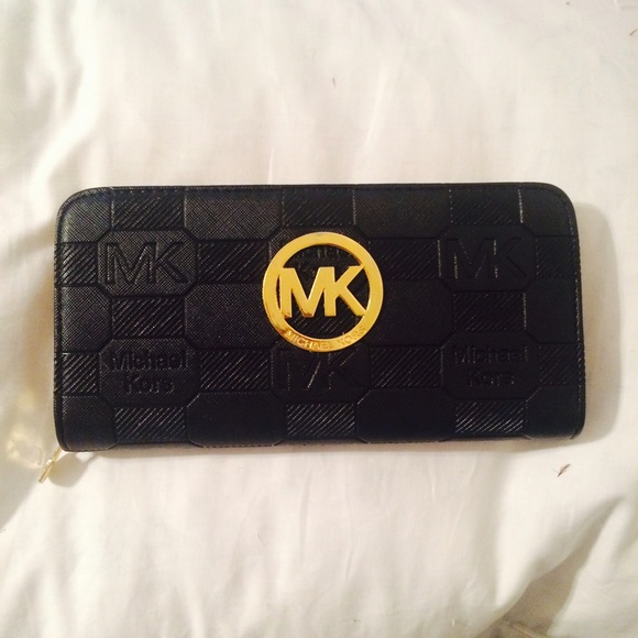 MK black wallet