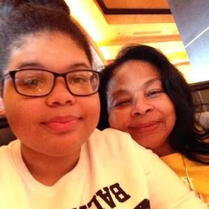 Meet your Posher, Larissa