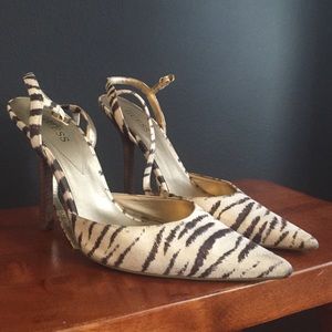 Zebra Guess Heels - 8.5