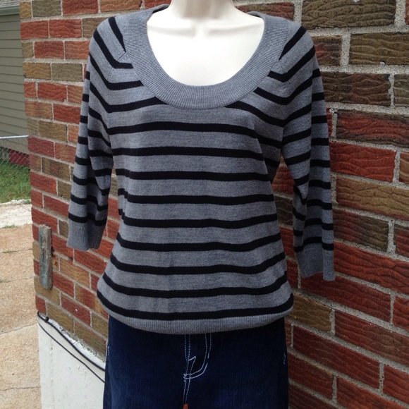 New York & Company sweater - Picture 3 of 4