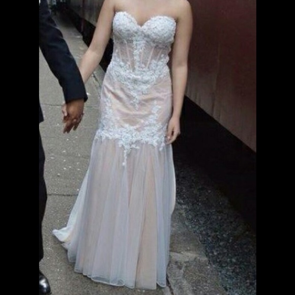 🔥SOLD🔥 Gorgeous MacDuggal Formal Dress 10000M - Picture 2 of 4