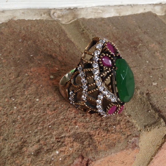Elegant Handcrafted Ruby Emerald. - Picture 2 of 4