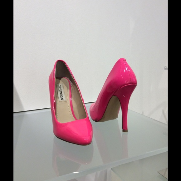 SOLD Steve Madden Pink Patent Leather Pumps