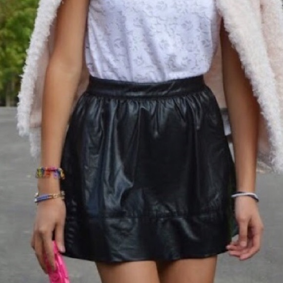 HP🎉[forever 21] faux leather mini skirt