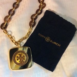 💙Tory Burch necklace EUC Statement 3x3 pendant.💙