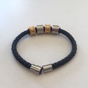 Leather/steel magnent bracelet