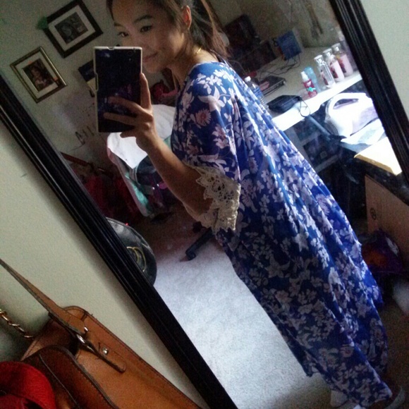 Long Kimono - Picture 3 of 4