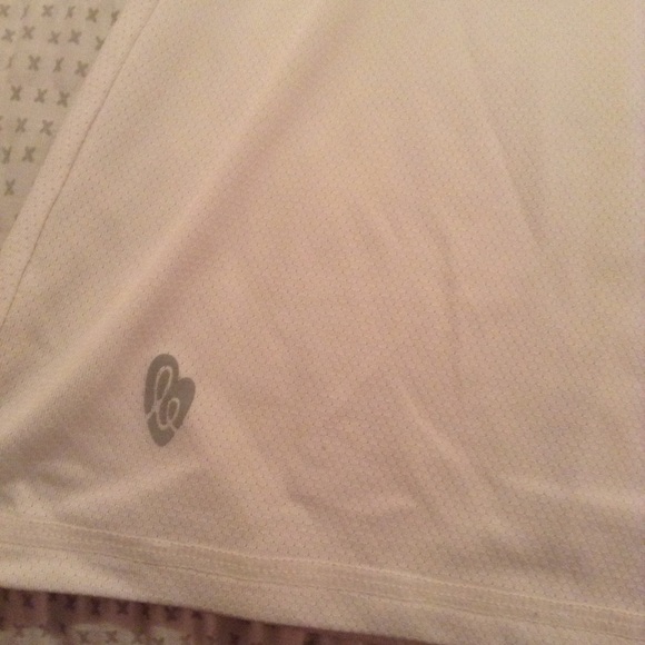 Ellie workout gear mesh top in white - Picture 2 of 4