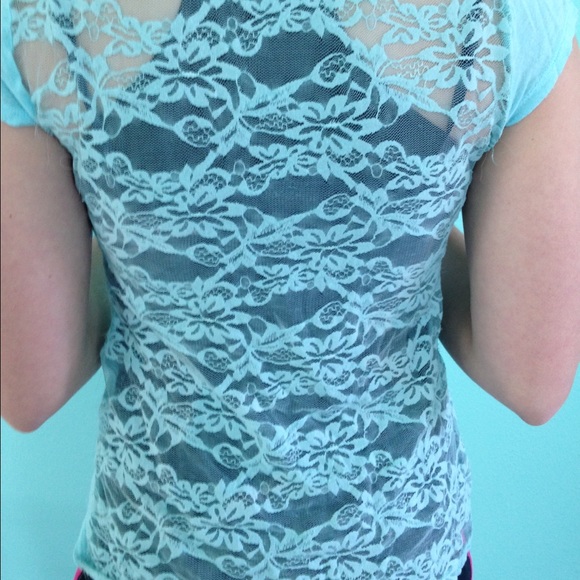 Blue T-shirt with lace back!✨ - Picture 2 of 3