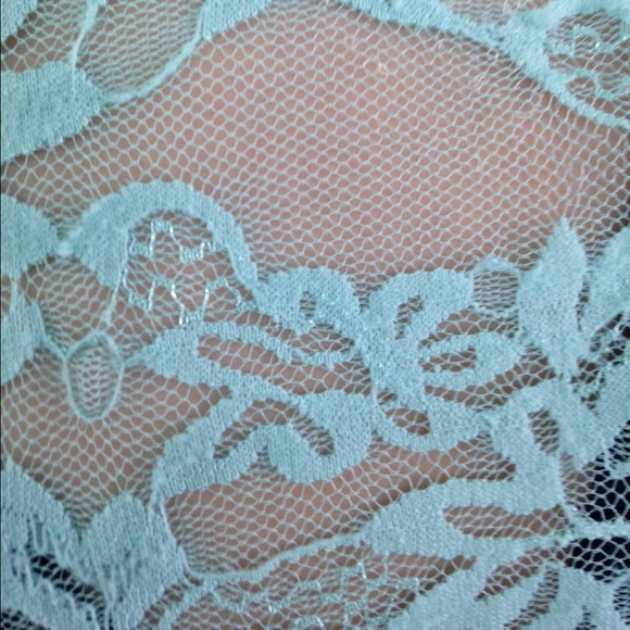 Blue T-shirt with lace back!✨ - Picture 3 of 3