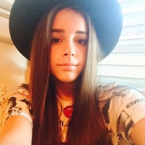 Meet your Posher, Stella