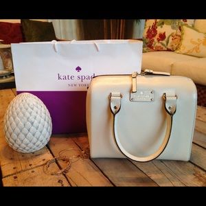 BNWT Kate Spade porcelain colored leather handbag.