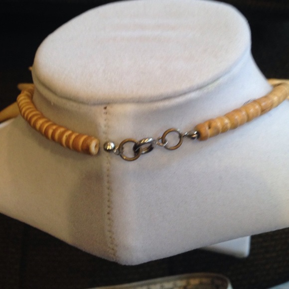 Necklace - Picture 2 of 3