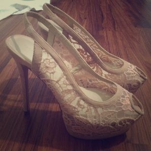 Peep toe blush heels