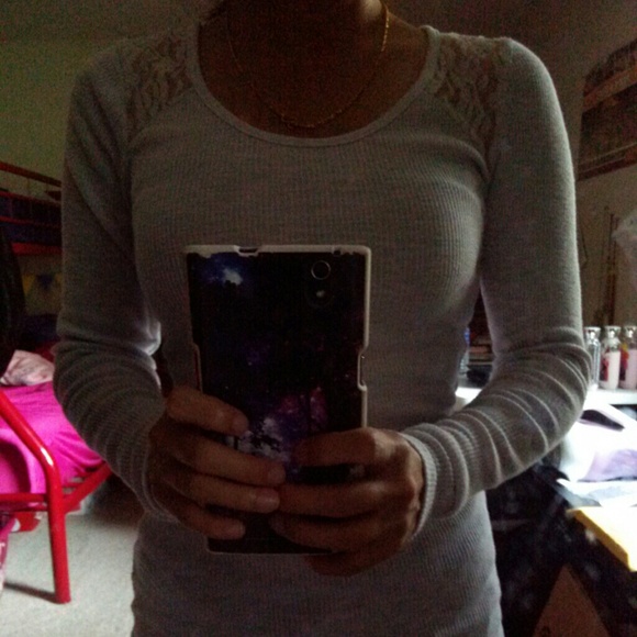 Fitted Lace Long Sleeve - Picture 2 of 4