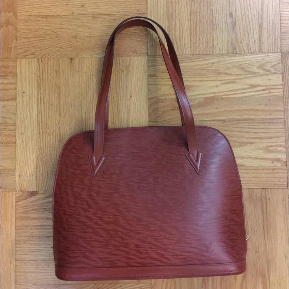 SOLD 🎉🎉🎉 Louis Vuitton Epi Lussac Tote