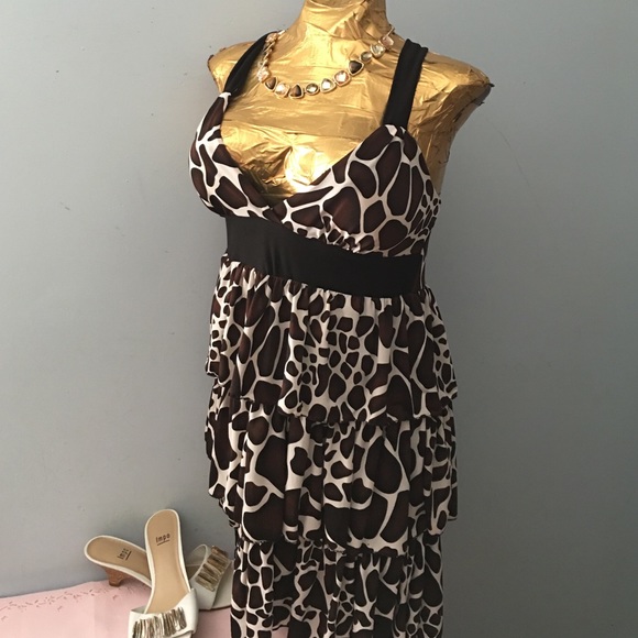 STYLISH DRESS WITH RUFFLES NWT💕💜💛