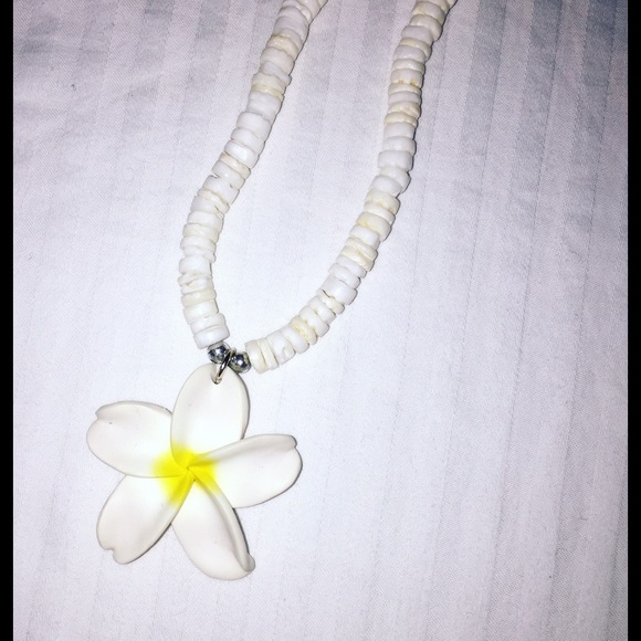 Hawaiian flower necklace