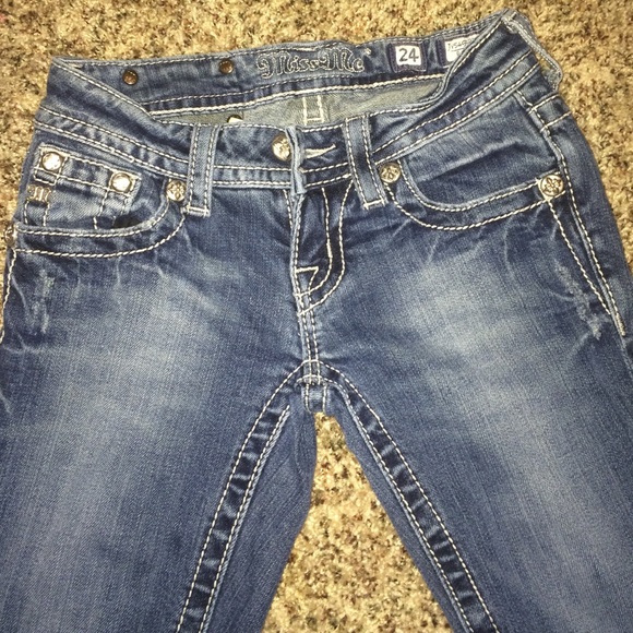 Size 24 Miss Me Jeans - Picture 2 of 3