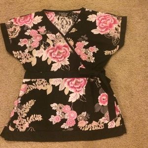 Medium women's scrub top