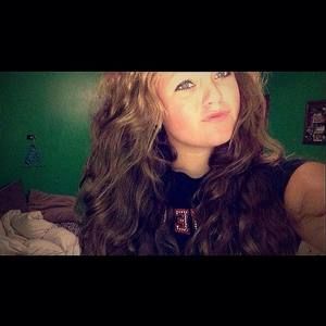 Meet your Posher, Amaya