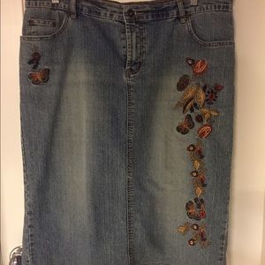 Denim embroidered skirt