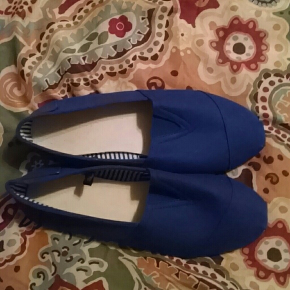 Royal blue slip on canvas flats