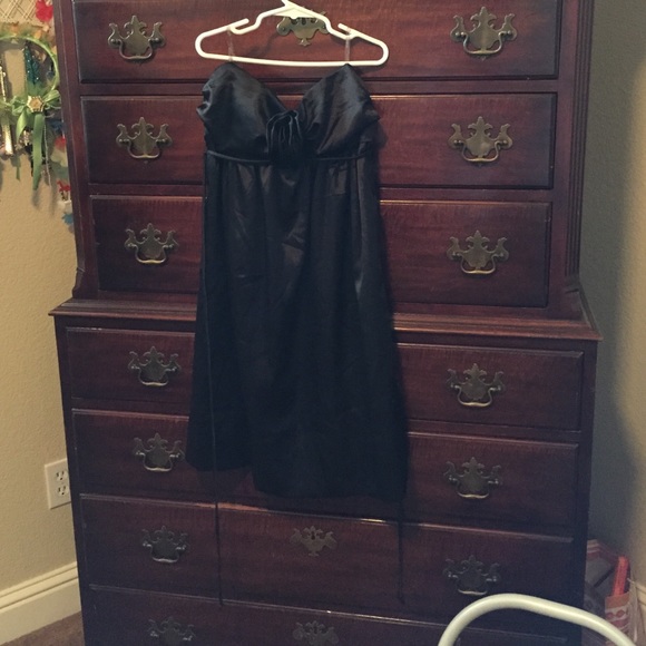 Black rose strapless dress