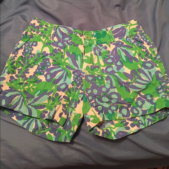 EUC Lilly Callahan shorts