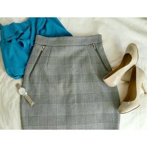 NWT Gray Plaid Skirt