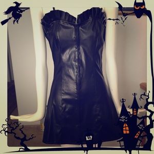 Black polyester dress