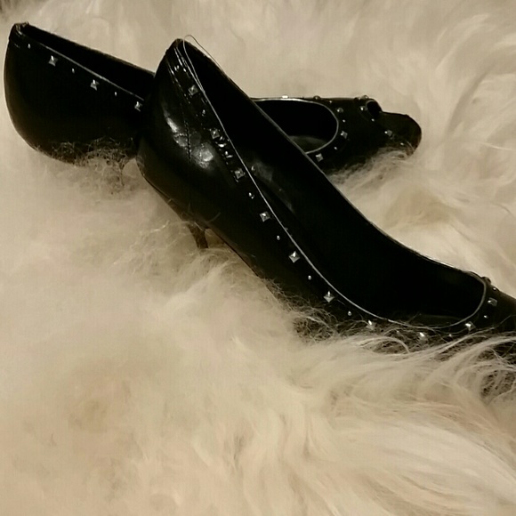 Heels - Picture 1 of 1