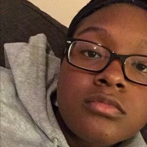 Meet your Posher, Selena